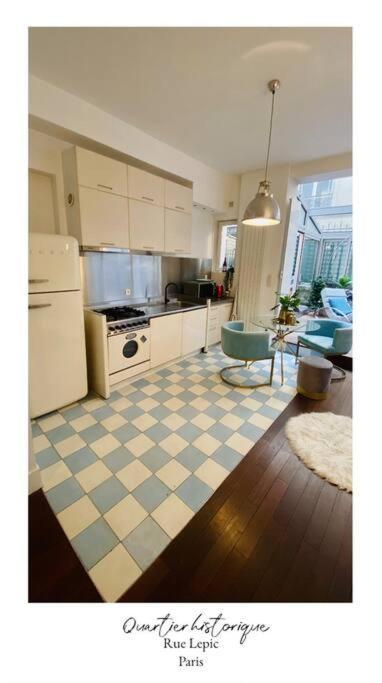 Lepic, Luxury Flat In Montmartre With Private Terrasse-appartement Entier Parigi