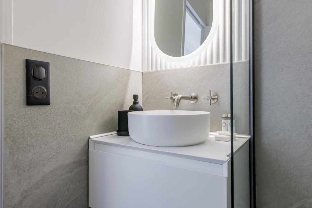 Charming Renovated Apartment *