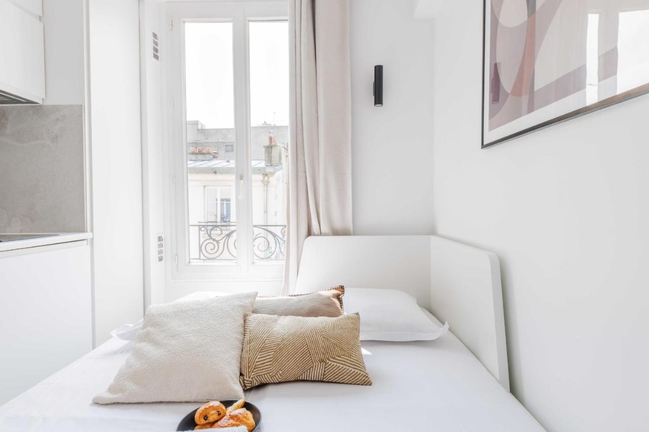 Charming Renovated Apartment *