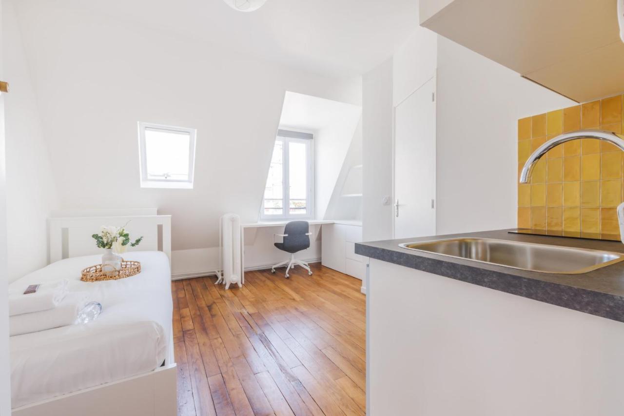 Cozy Studio Renovated Rue Bugeaud Parigi