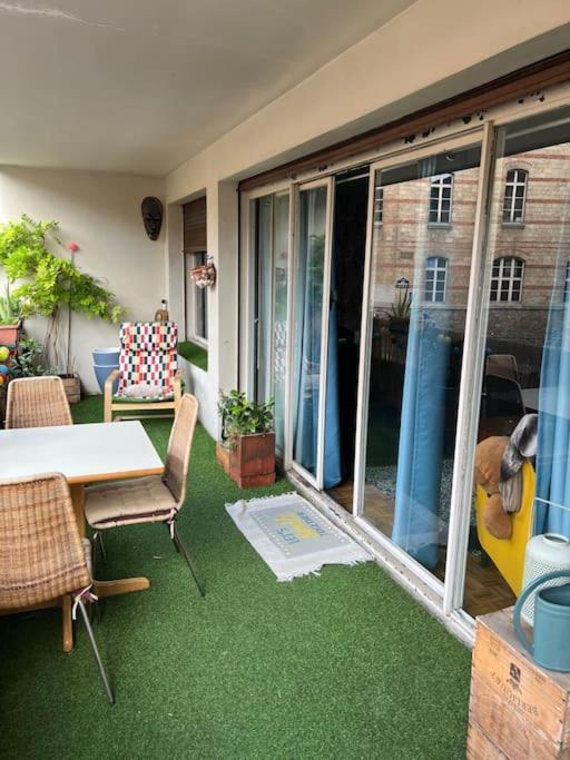 Grand Avec Balcon Et Parking Gratuit Sur Place Appartamento Parigi