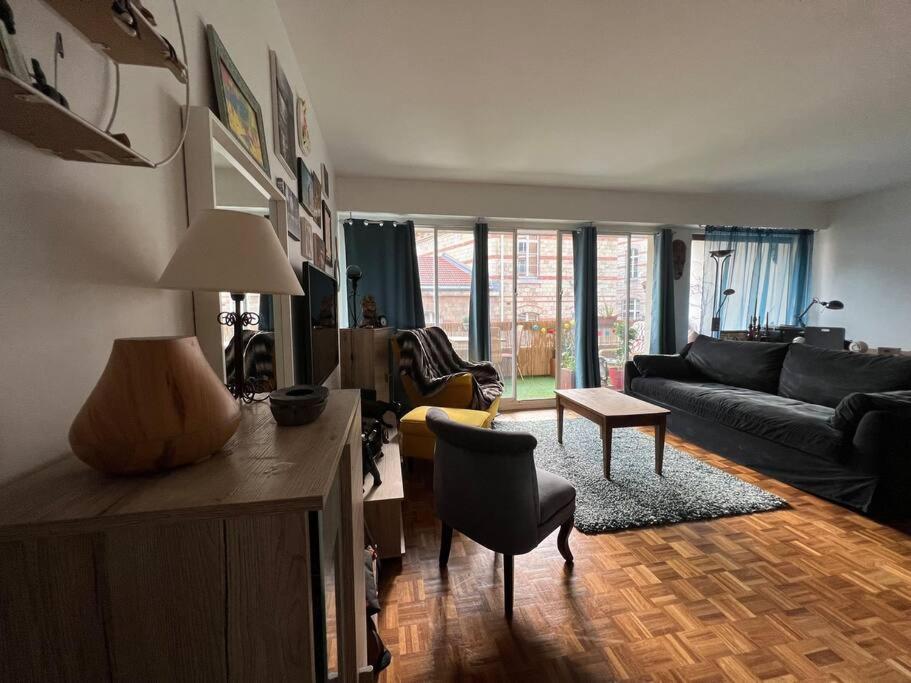 Grand Avec Balcon Et Parking Gratuit Sur Place * Parigi