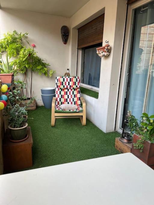 Grand Avec Balcon Et Parking Gratuit Sur Place Appartamento Parigi