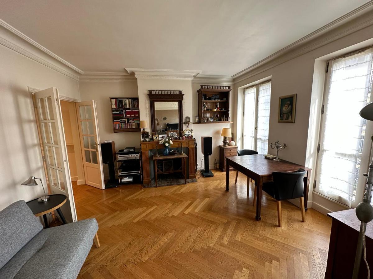 70 Sqm In 75008 * Parigi