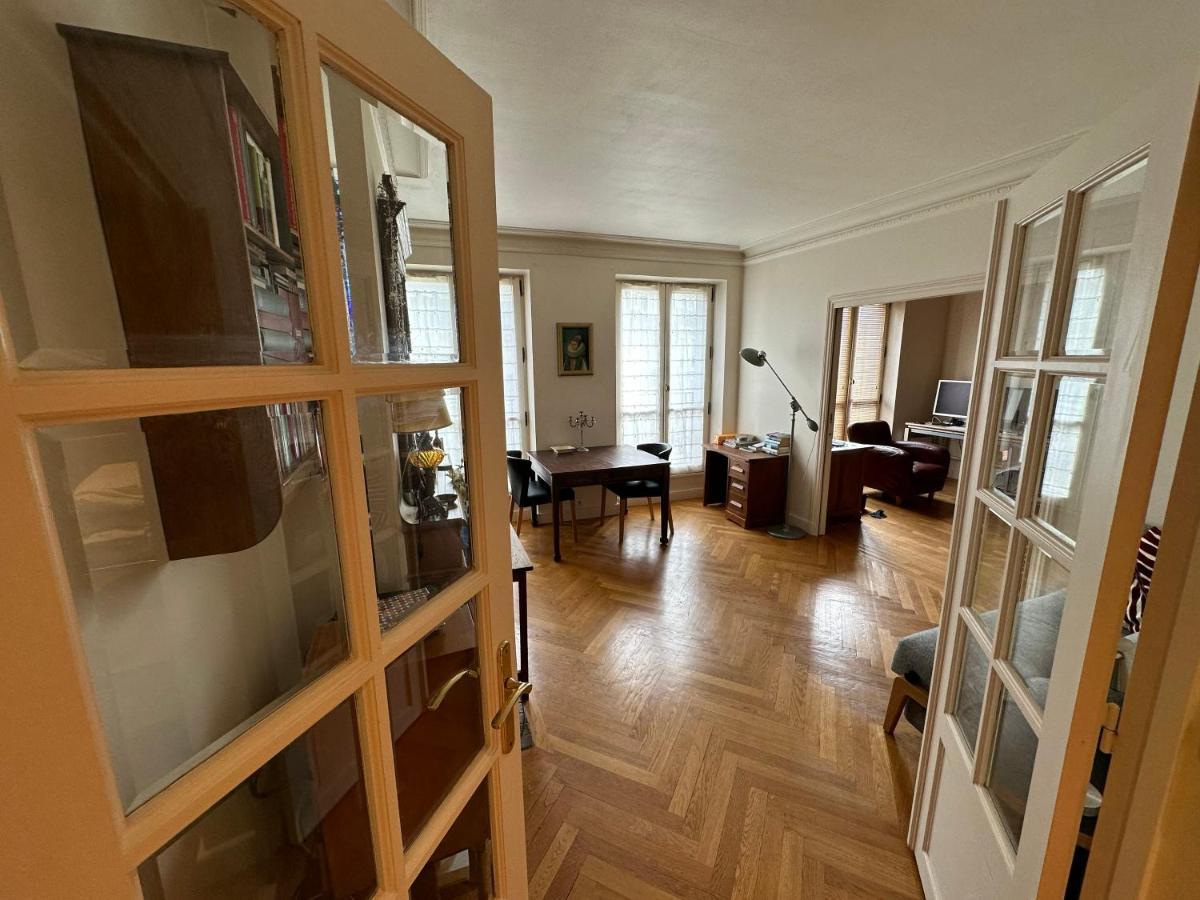70 Sqm In 75008 Appartamento