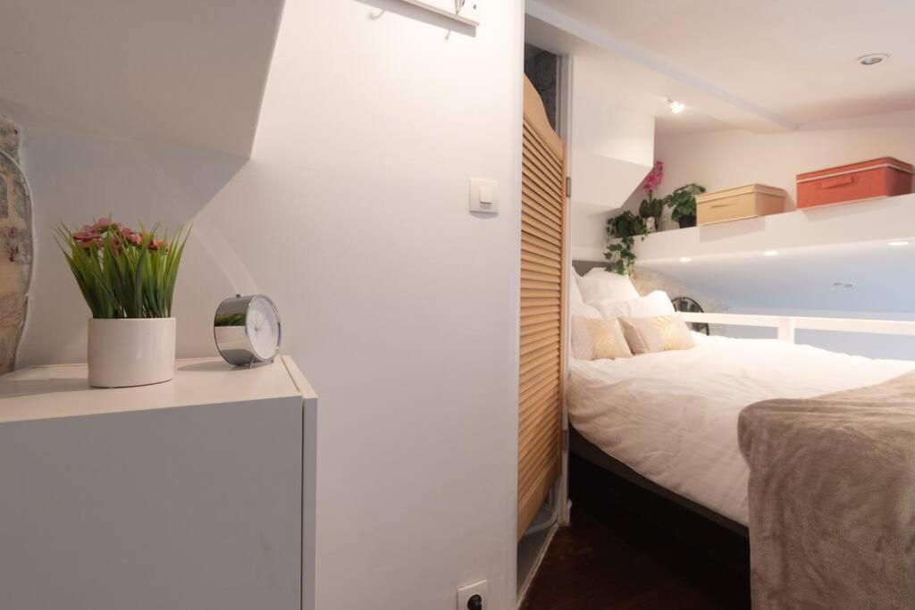 Appartamento Duplex Parisien En Face Metro13 *