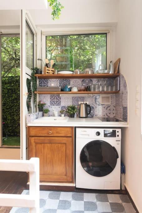 Appartamento Duplex Parisien En Face Metro13