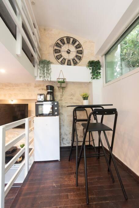 Appartamento Duplex Parisien En Face Metro13 *