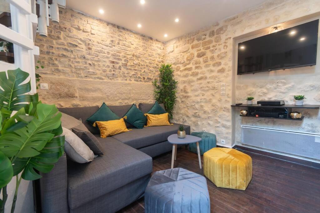 Duplex Parisien En Face Metro13 Parigi