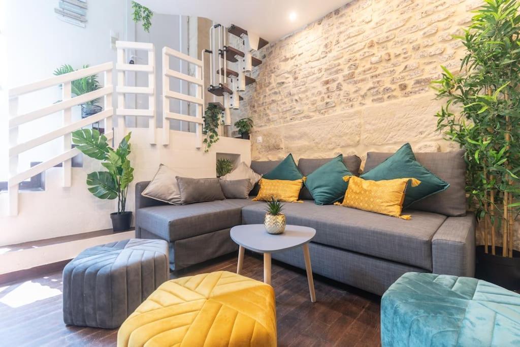 Duplex Parisien En Face Metro13 Appartamento *