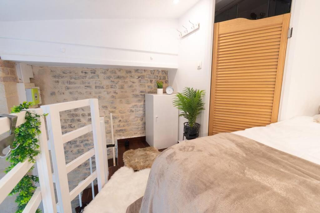 Duplex Parisien En Face Metro13 * Parigi