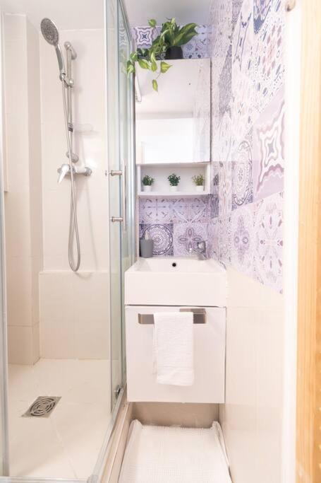 Appartamento Duplex Parisien En Face Metro13 Parigi