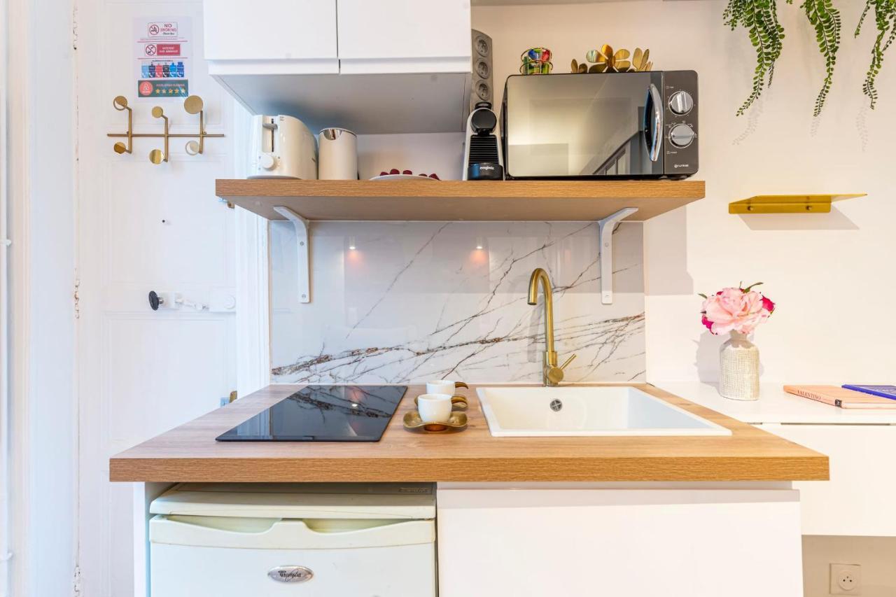 Intimate - 2p - Faubourg-montmartre * Paris