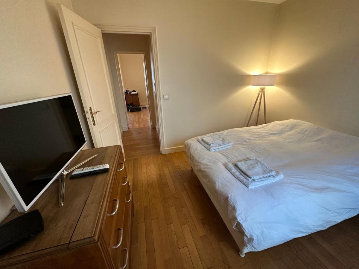 Appartamento 70 Sqm In 75008 *