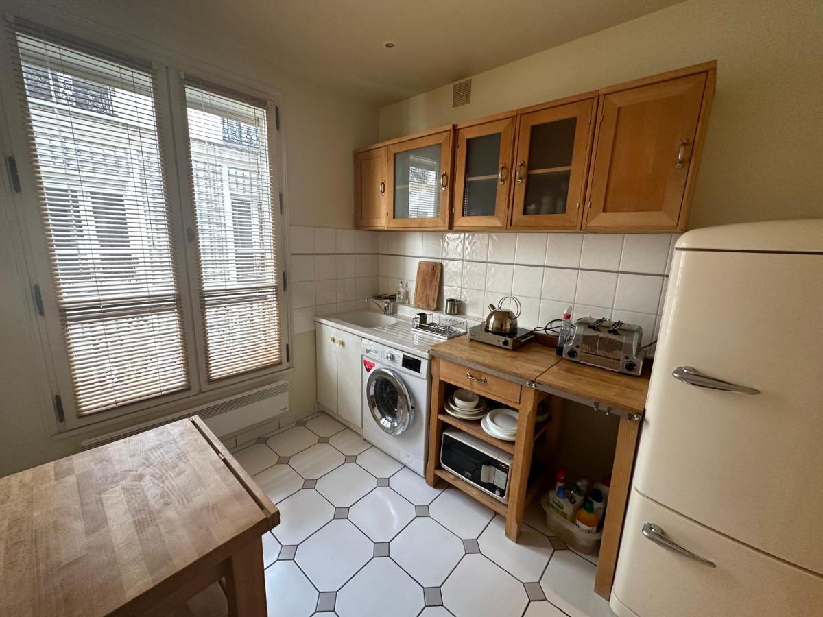 70 Sqm In 75008 Appartamento