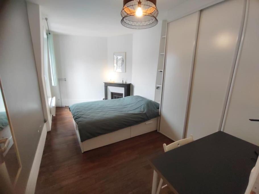 Joli Appart Fonctionnel 2 Pieces Dernier Etage Appartamento Parigi