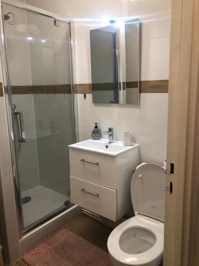 Appartamento Cozy Parisian In The Heart Of The 19th Arrondissement *