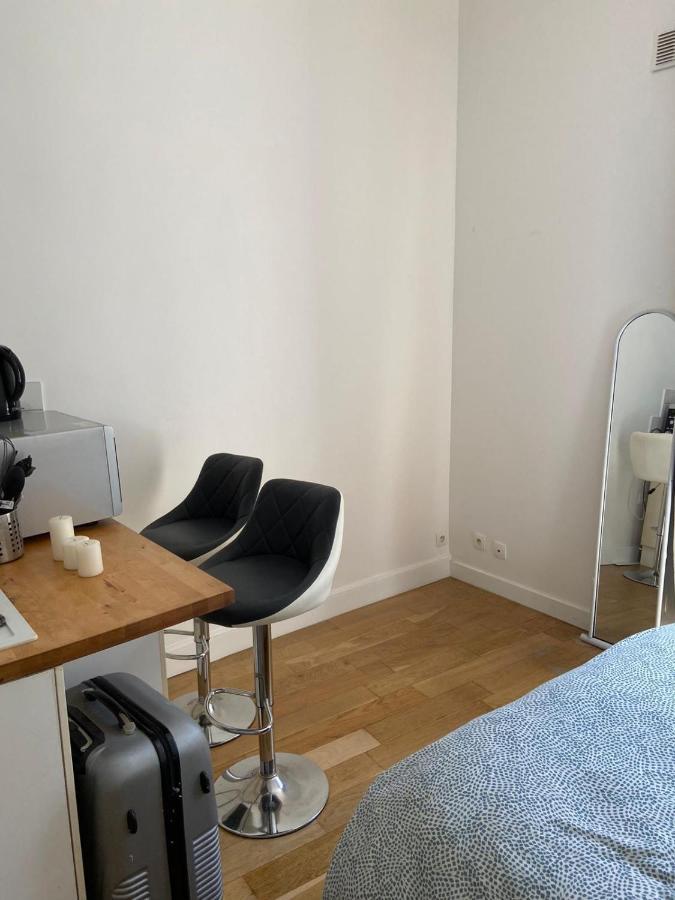 Studio Quai De Valmy Parigi