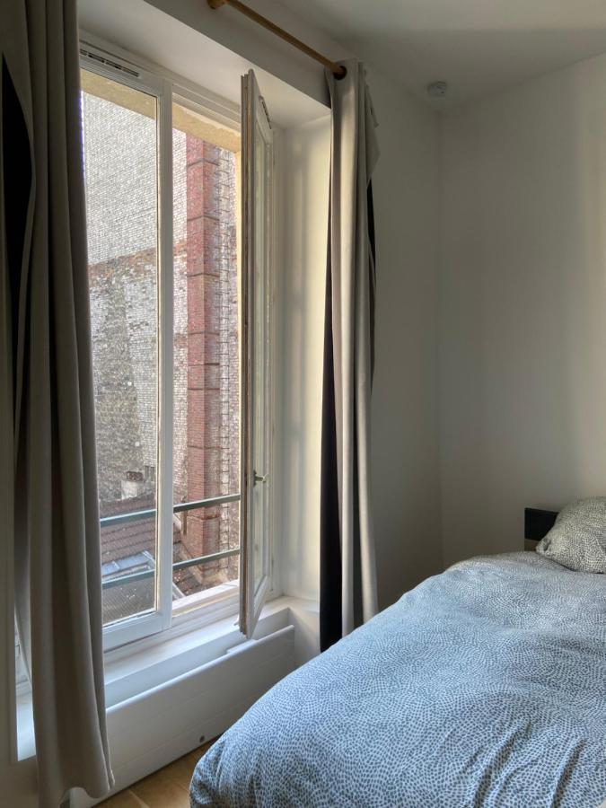 Studio Quai De Valmy Parigi