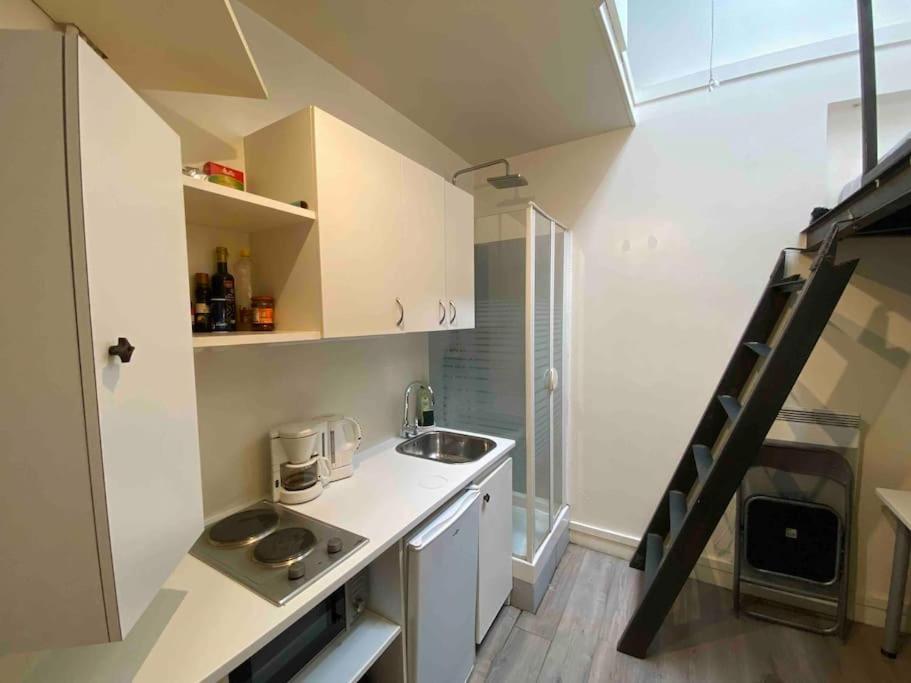 Studio 9m2 Tour Eiffel Invalide Champ De Mars 75015 Appartamento