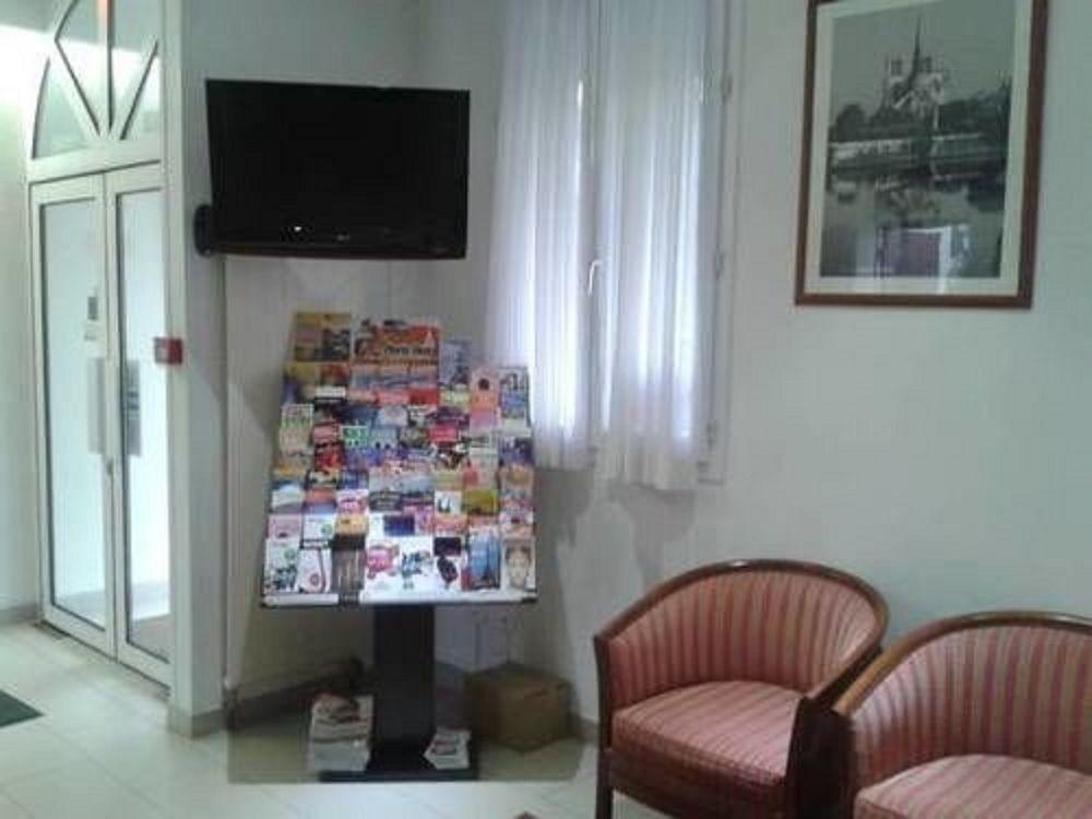 Hotel Hipotel Lilas Gambetta Parigi
