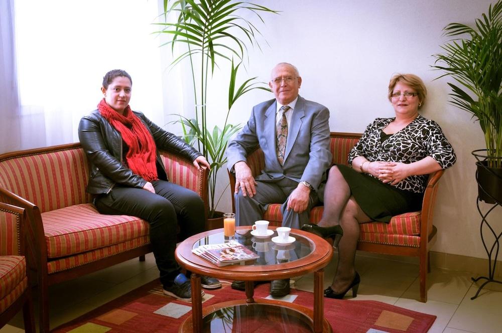 Hipotel Lilas Gambetta Hotel 3*