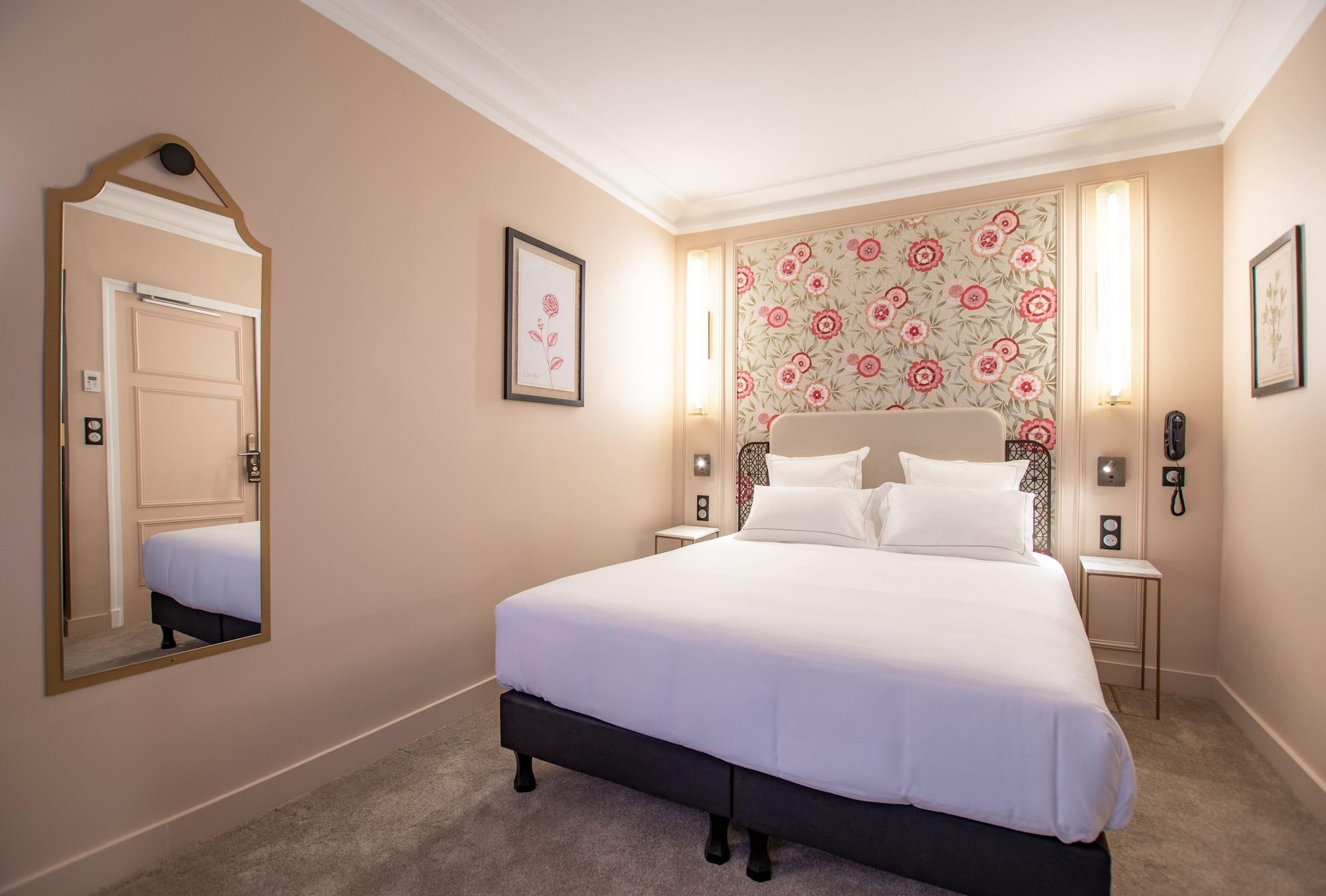 Elsa, Hotel Paris