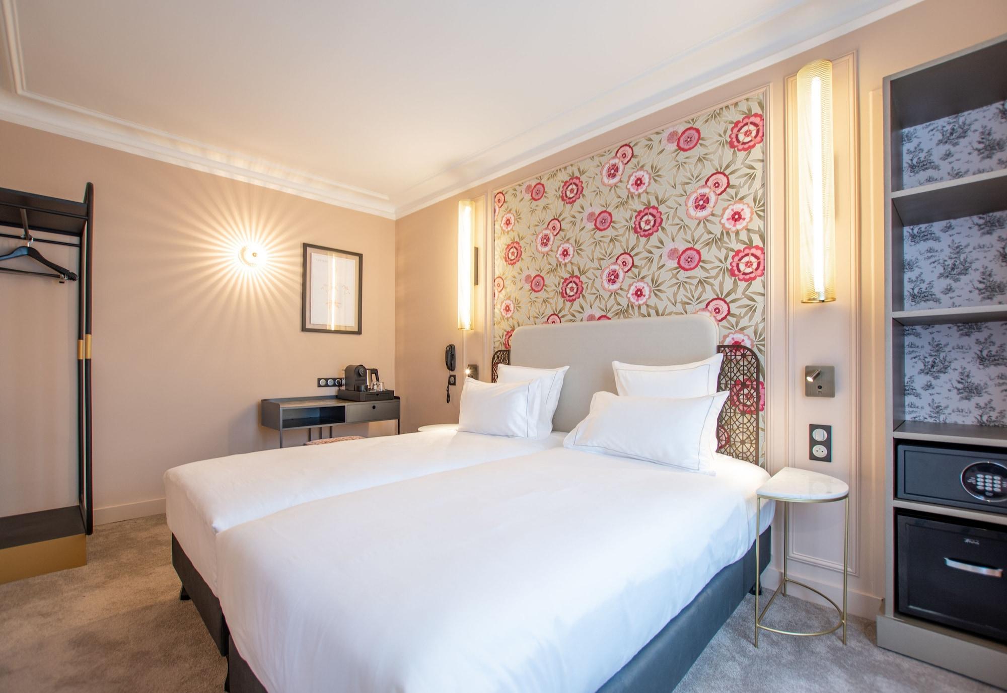Elsa, Hotel Paris
