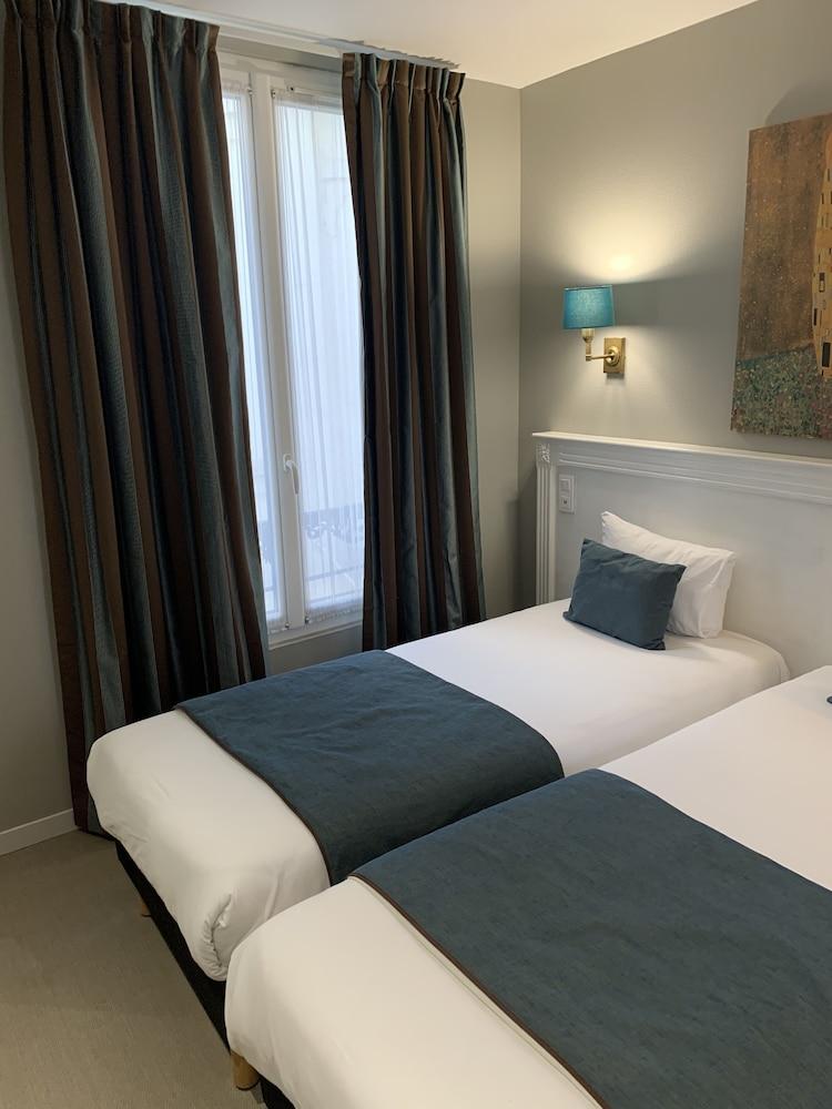 Ibis Styles Montmartre Batignolles Hotel 3*