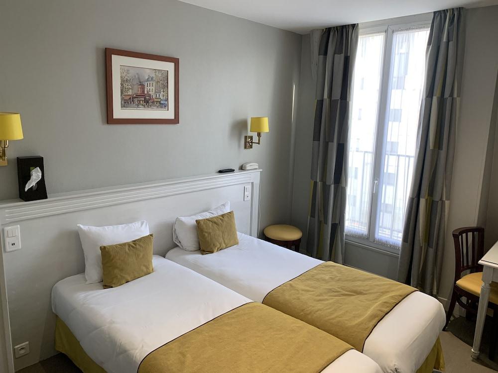 Ibis Styles Montmartre Batignolles Hotel 3*
