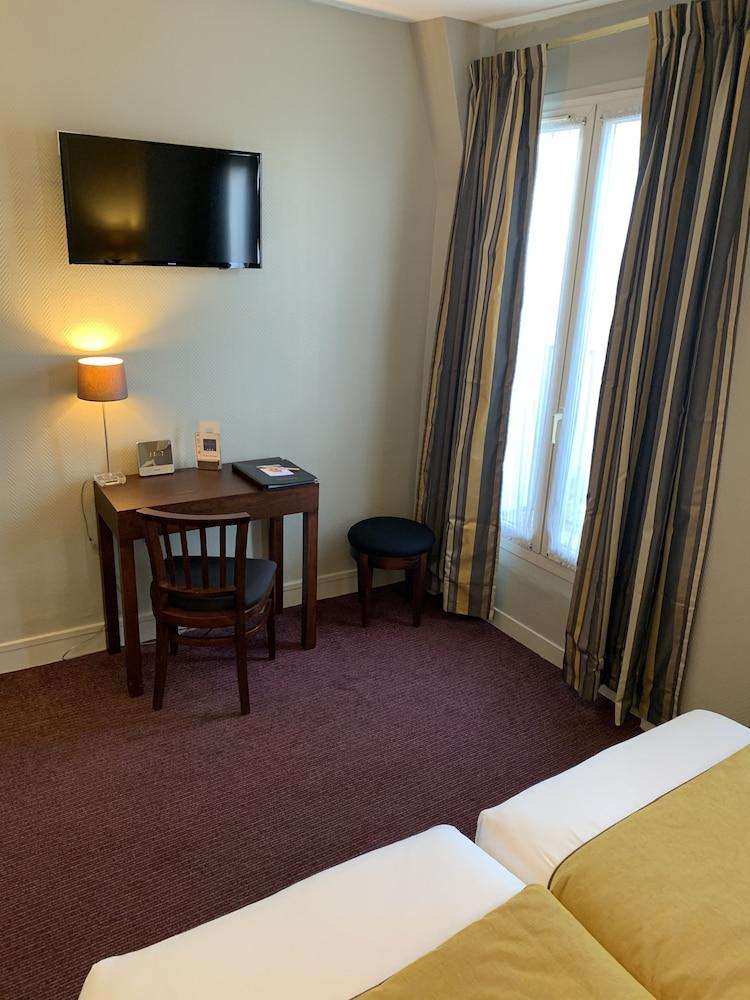 Hotel Ibis Styles Montmartre Batignolles 3*