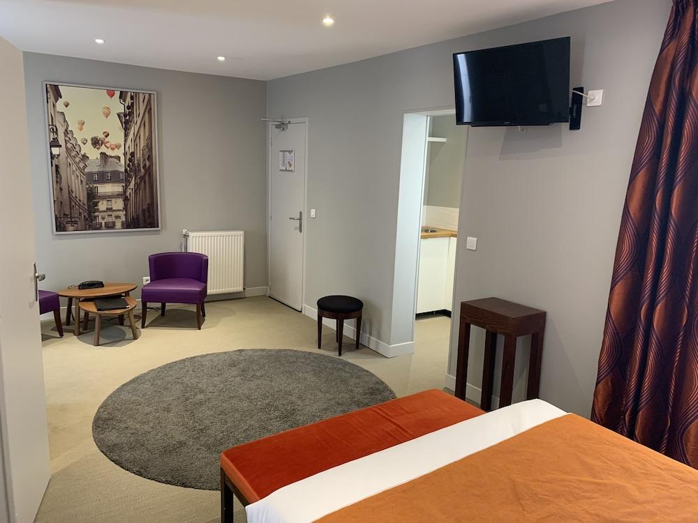 Ibis Styles Montmartre Batignolles Hotel 3*