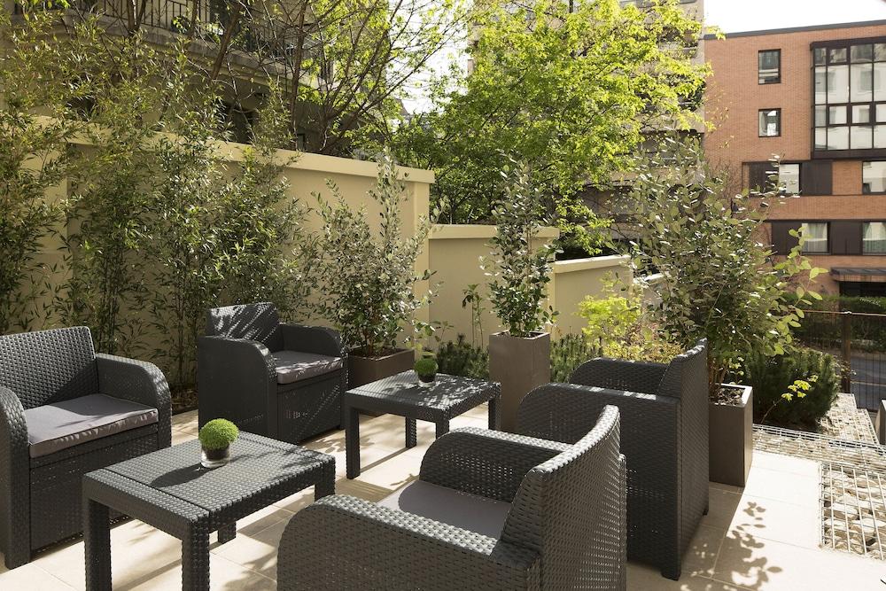 Saxe Eiffel Hotel 4*