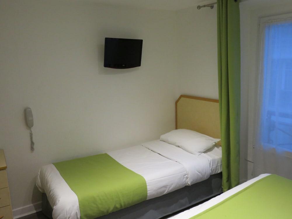Mary's République Hotel 2*