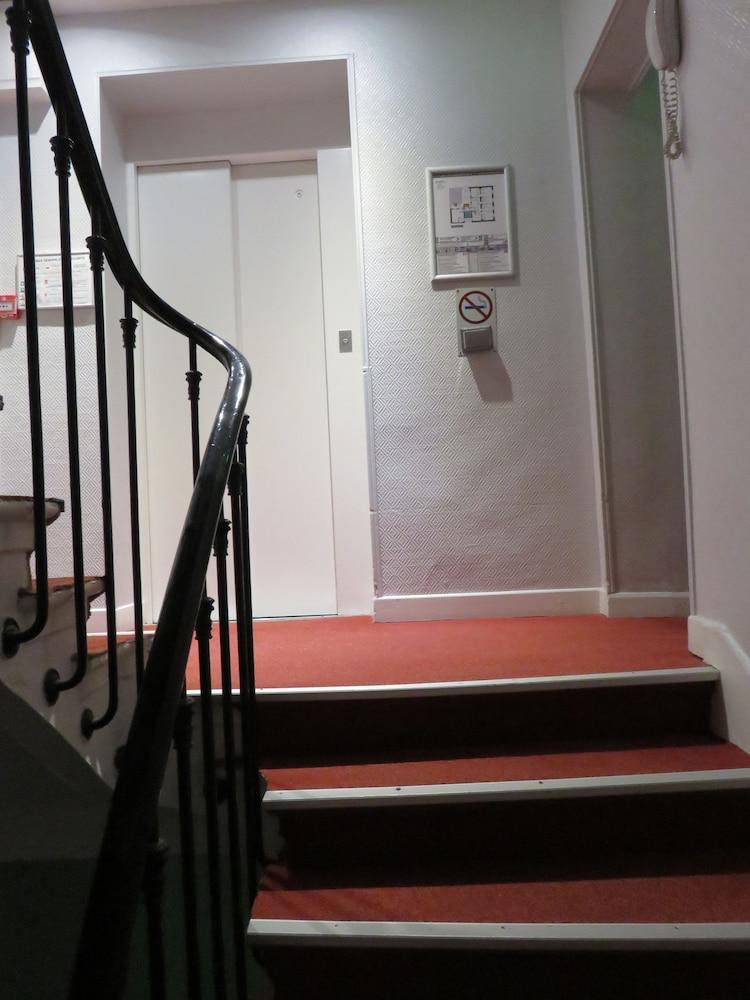 Mary's Republique Hotel 2*