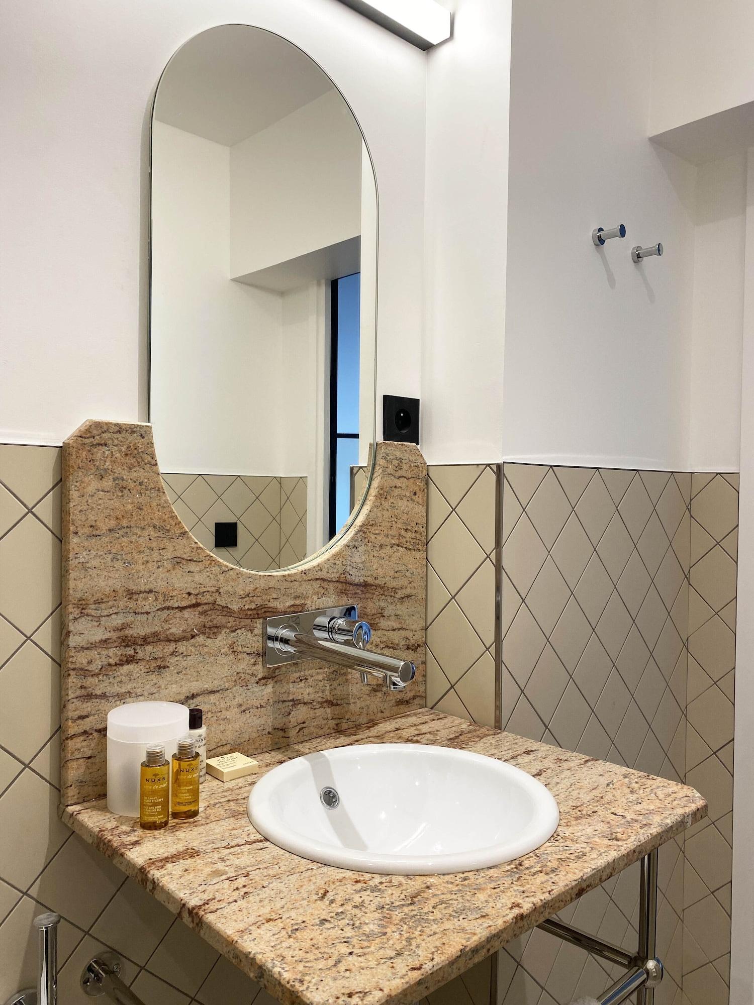 New Lafayette Hotel