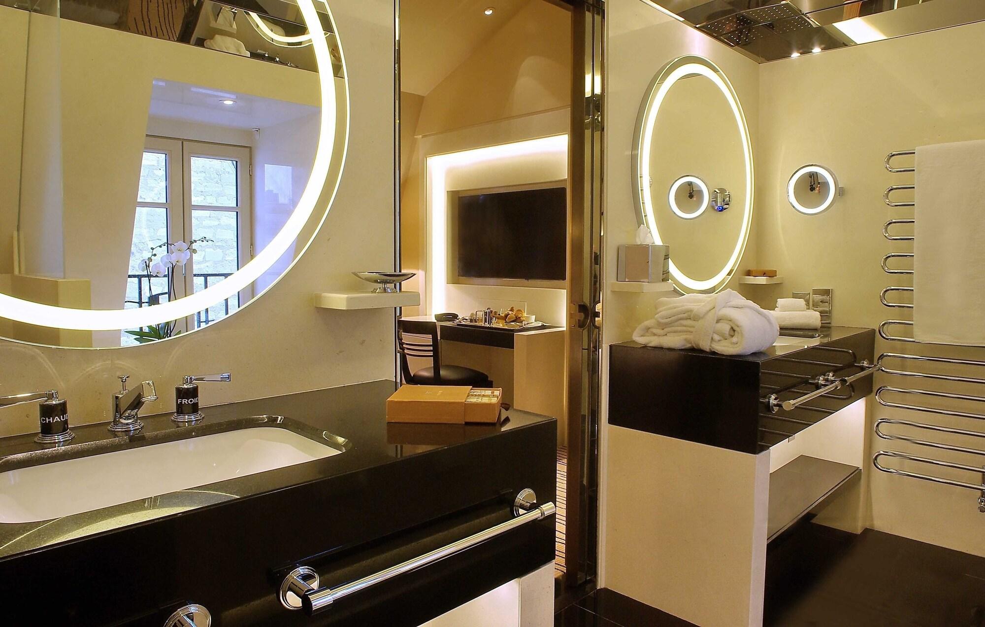 Montaigne Hotel Parigi