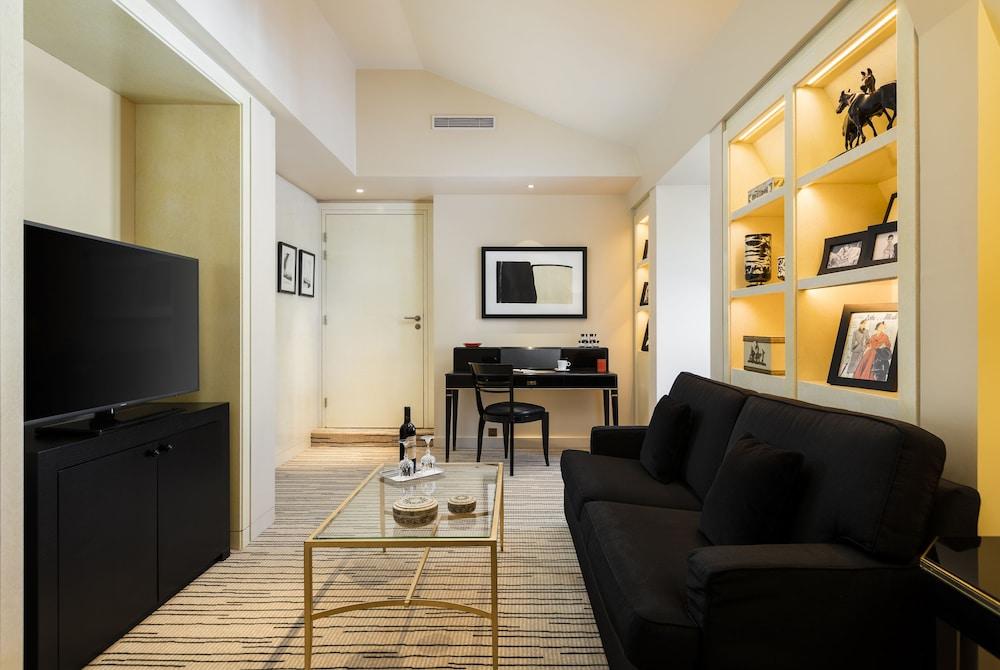 Montaigne Hotel Parigi