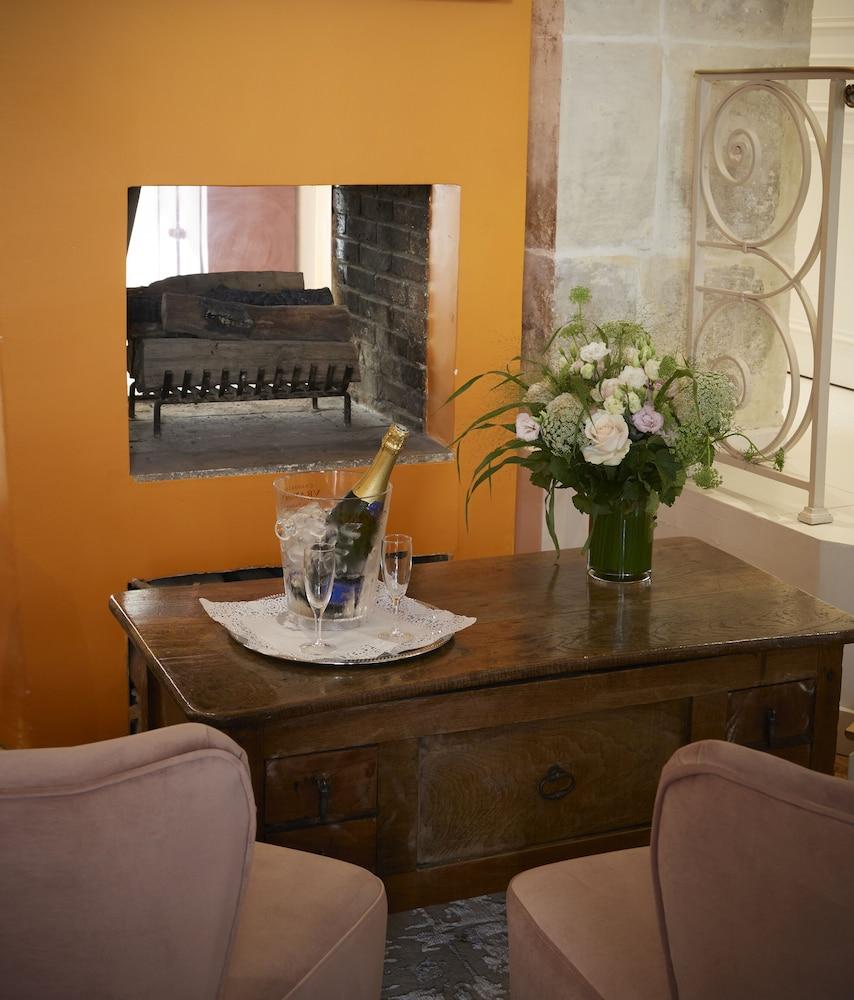 Le Clos Medicis Hotel