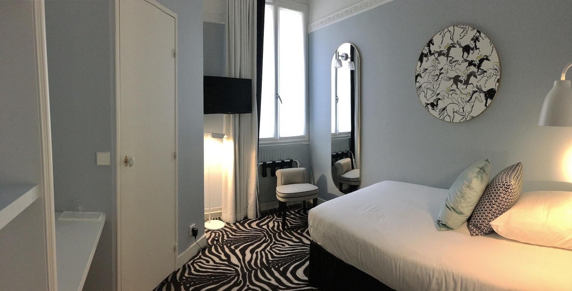 Pastel Hotel 3*