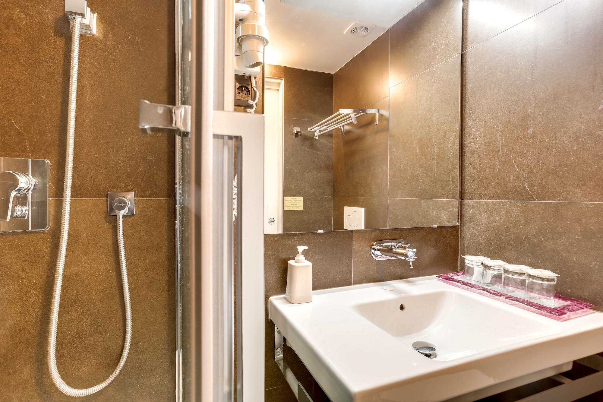 Hotel Opera Maintenon 2*
