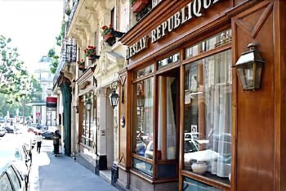 Meslay Republique Hotel 3*