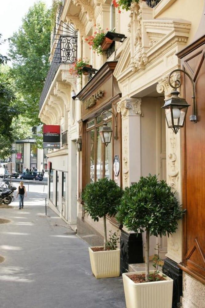 Hotel Meslay Republique 3*
