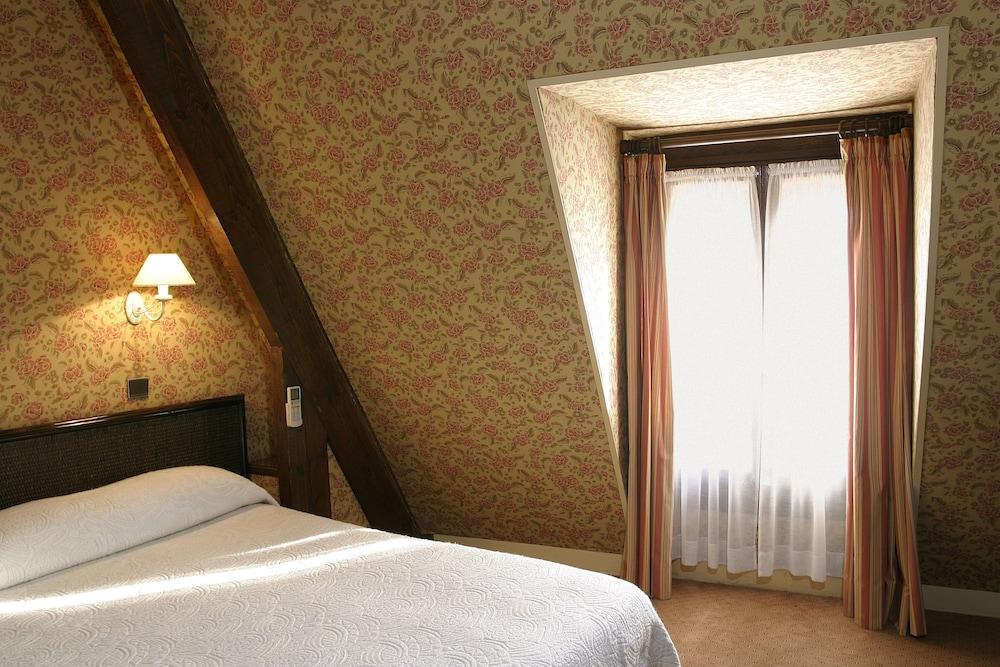 Clement Hotel
