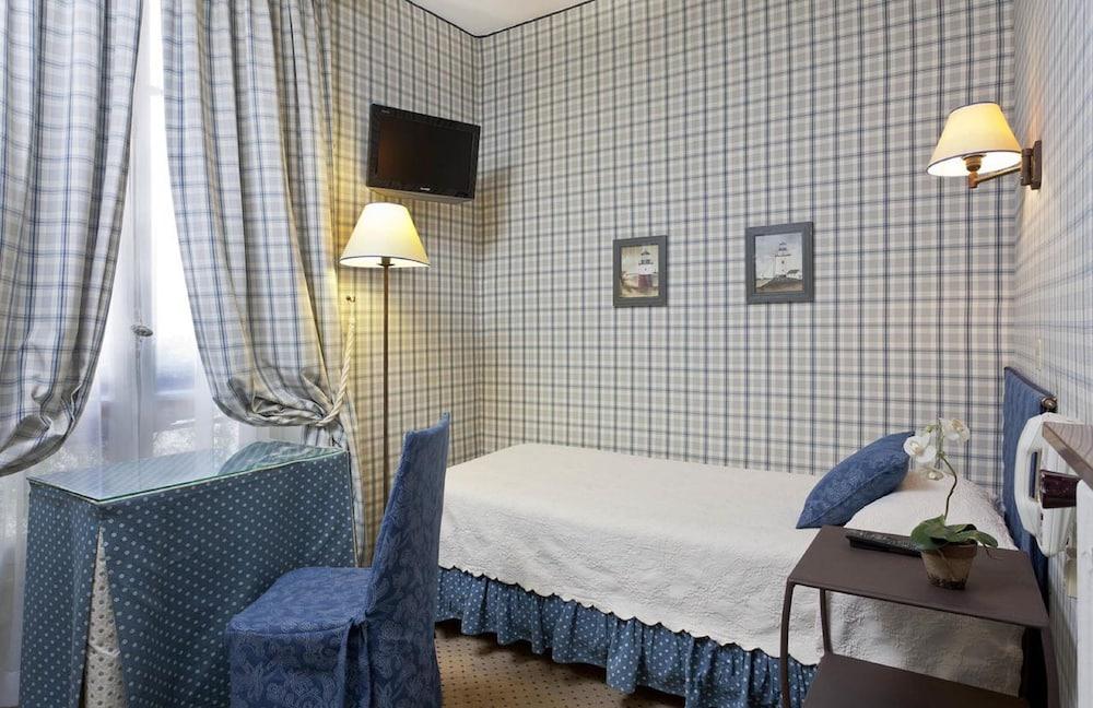 Clement 2* Paris