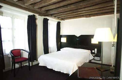 Hotel Montholon 3*