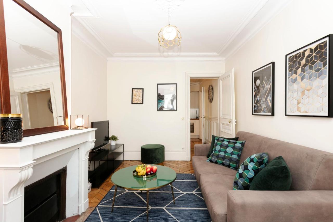 Latin Quarter With Balcony - Cityapartmentstay
