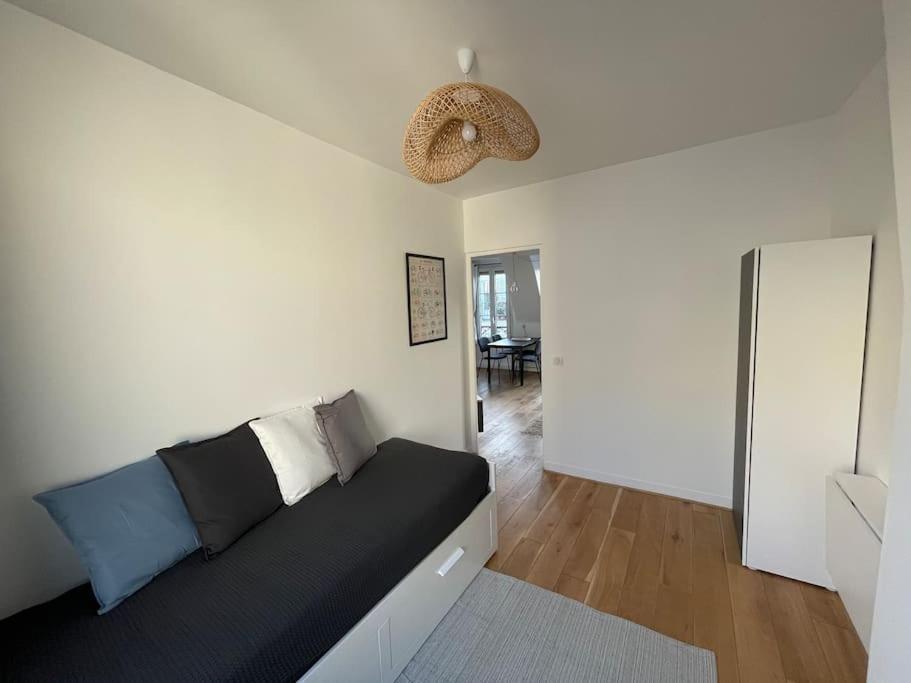 Bright Modern Apartment, 2 Bedrooms, 6 Guests *
