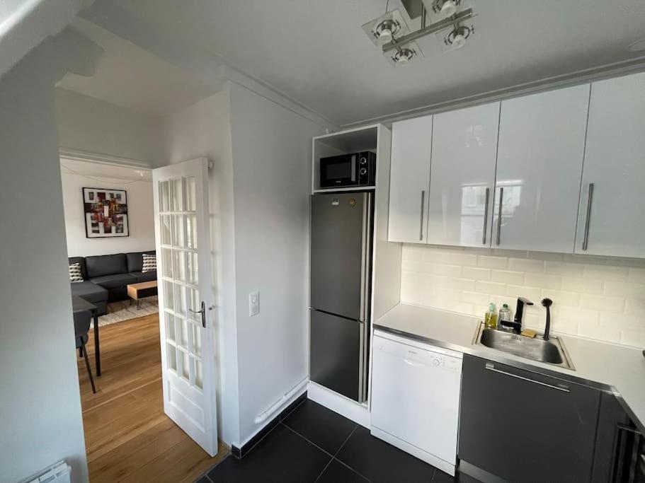 Bright Modern Apartment, 2 Bedrooms, 6 Guests Appartamento