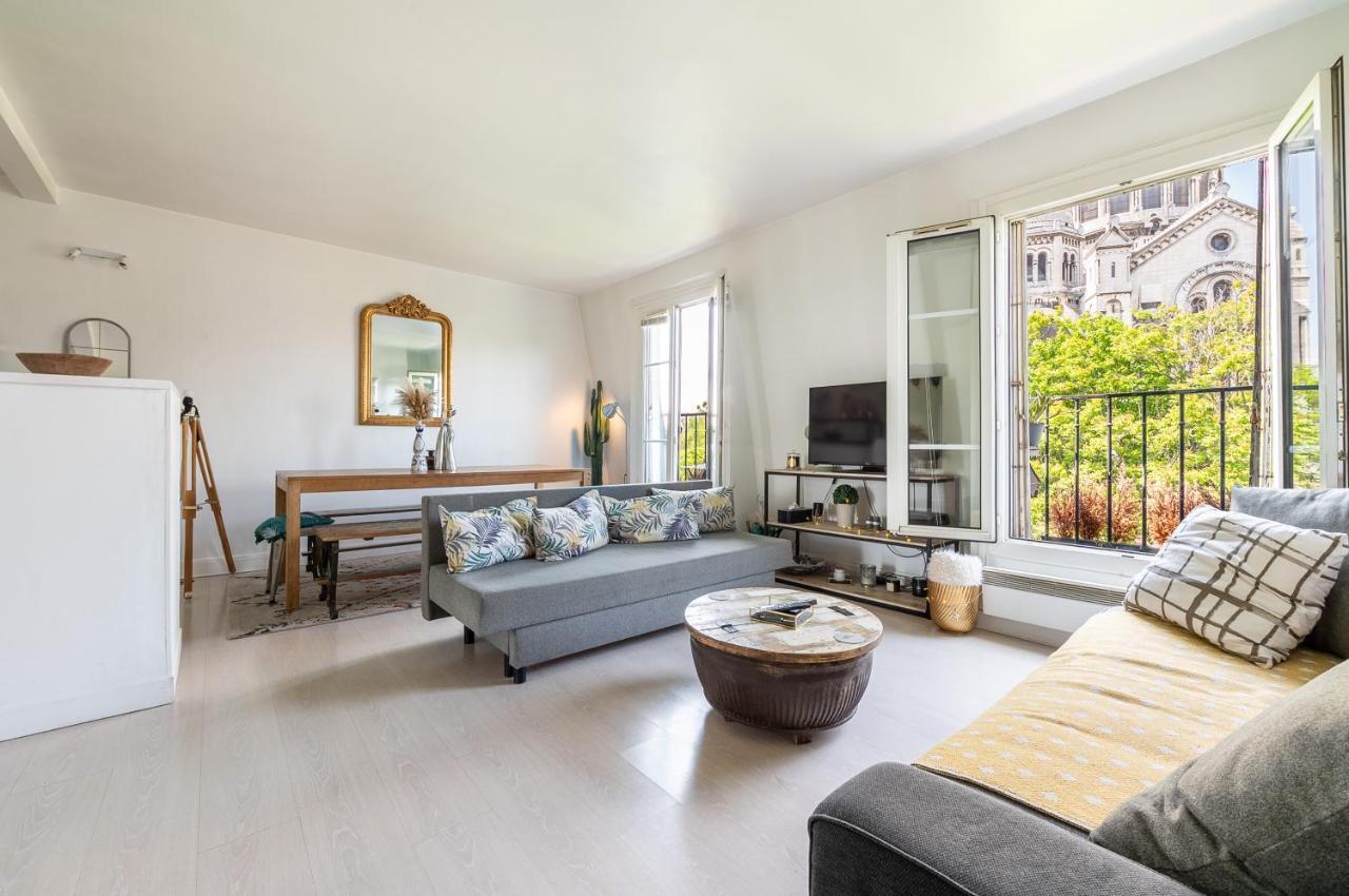 In Front Of The Sacre Coeur - 2 Bedrooms With Elevator Apartment *